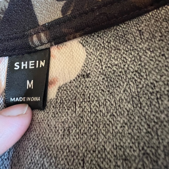🐳 SHIEN Floral Black - Picture 2 of 2